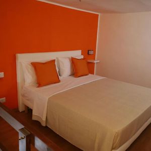 Camera con letto king size